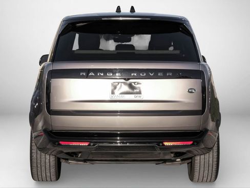 Used 2023 Land Rover Range Rover SE image 7