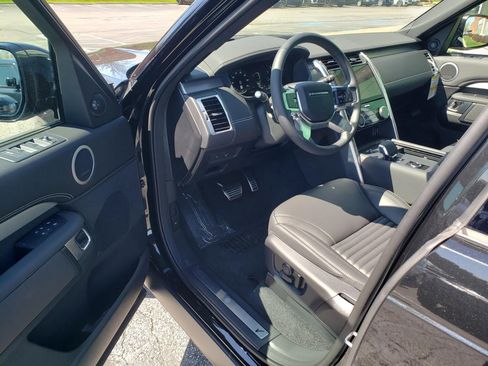 New 2026 Land Rover Discovery Limited Edition image 9