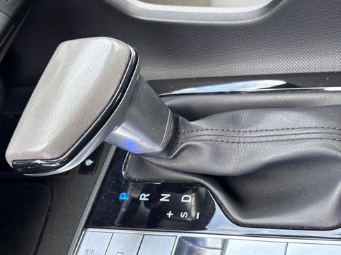 Used 2025 Hyundai Elantra SEL FWD image 29