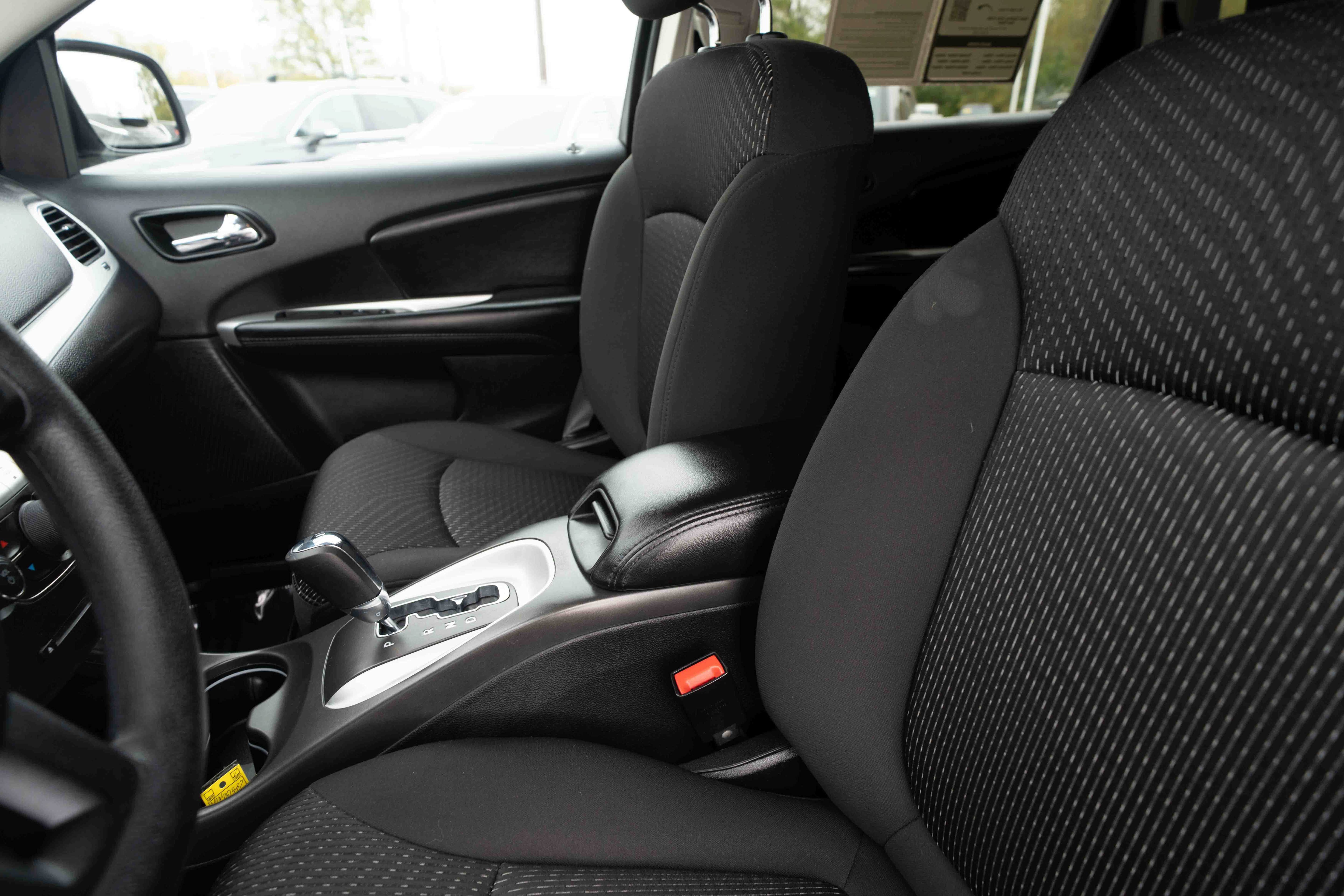 Used 2019 Dodge Journey SE FWD image 10