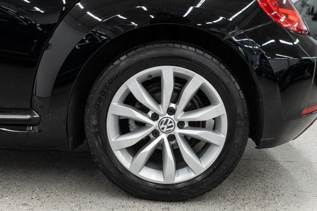 Used 2013 Volkswagen Beetle TDI FWD image 25