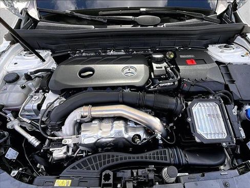 New 2026 Mercedes-Benz GLB 250 image 13