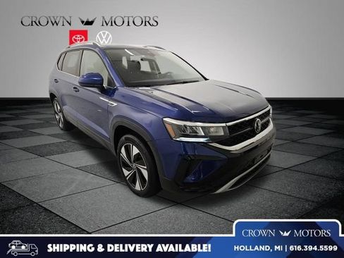 Used 2024 Volkswagen Taos SE AWD/4WD image 1