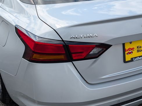 Used 2021 Nissan Altima 2.5 SV FWD image 17