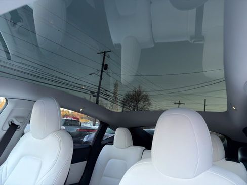 Used 2020 Tesla Model Y Long Range image 19