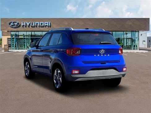 New 2026 Hyundai Venue SEL FWD image 5