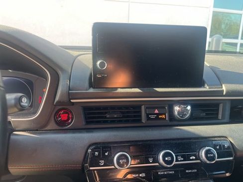 Used 2025 Honda Pilot Black Edition image 14