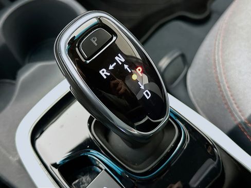 Used 2021 Chevrolet Bolt LT image 24