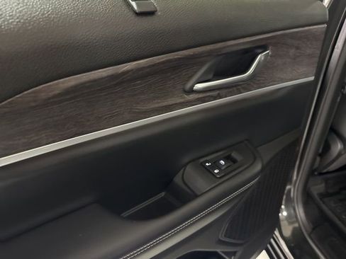 Certified 2024 Jeep Grand Cherokee Limited w/ Luxury Tech Group II image 28