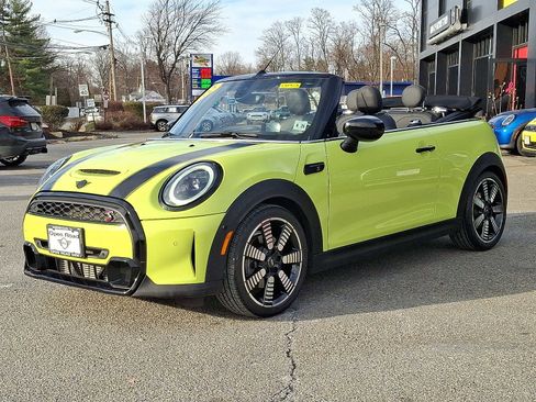 Used 2022 MINI Cooper S w/ Driver Assistance Package image 3