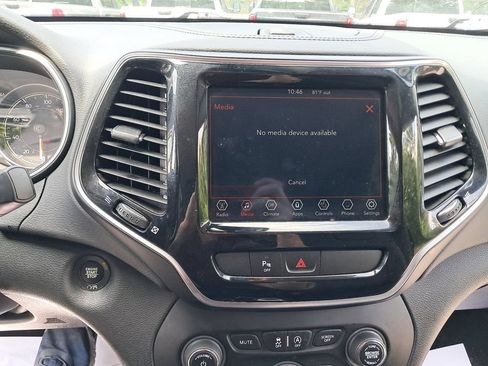 Used 2020 Jeep Cherokee Limited AWD/4WD image 23