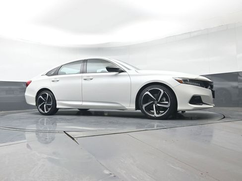 Certified 2022 Honda Accord Sport image 39