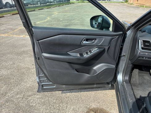 Used 2026 Nissan Rogue SV AWD/4WD image 18