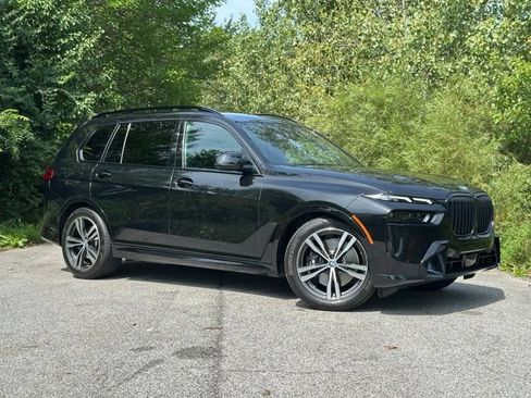 Used 2025 BMW X7 xDrive40i w/ M Sport Package AWD/4WD image 4