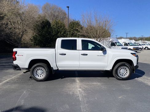 Used 2025 Chevrolet Colorado W/T w/ WT Convenience Package II image 10