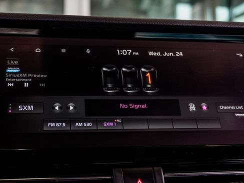 Used 2022 Kia Niro EX w/ Cold Weather Package FWD image 30