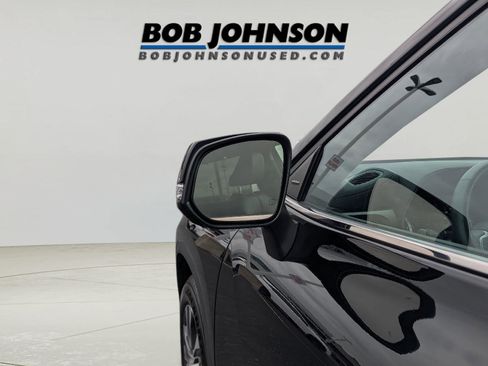 Used 2022 Toyota Highlander XLE image 29