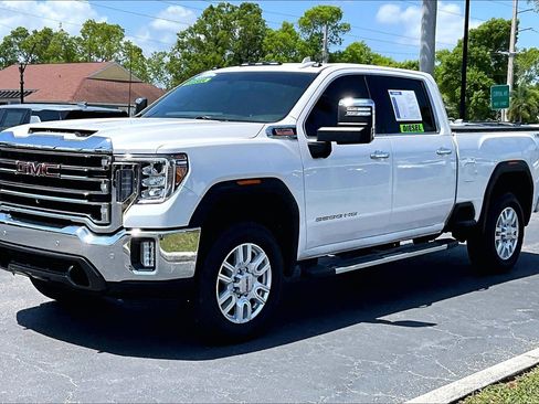Used 2022 GMC Sierra 2500 SLT w/ SLT Premium Package AWD/4WD image 2