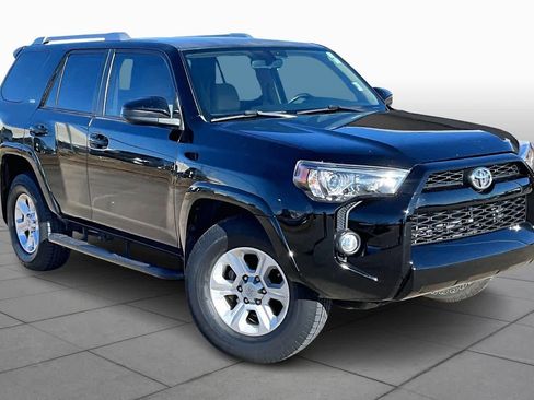 Used 2014 Toyota 4Runner SR5 image 2