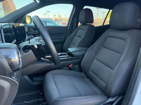 Used 2025 Chevrolet Equinox LT FWD image 36