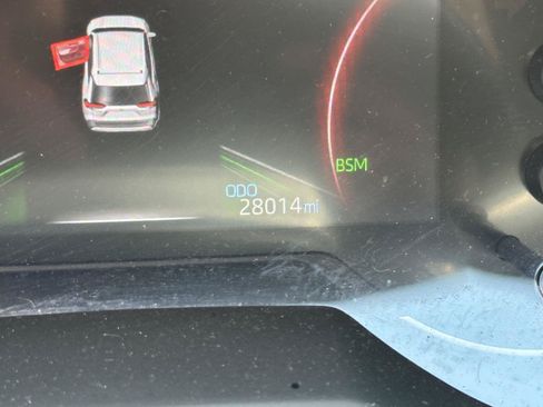 Used 2025 Toyota RAV4 XLE w/ Convenience Package FWD image 13