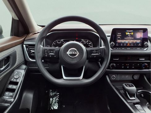 Certified 2023 Nissan Rogue S image 16