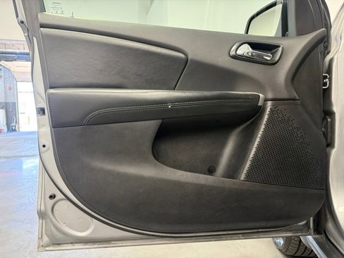 Used 2017 Dodge Journey SE w/ Flexible Seating Group FWD image 33