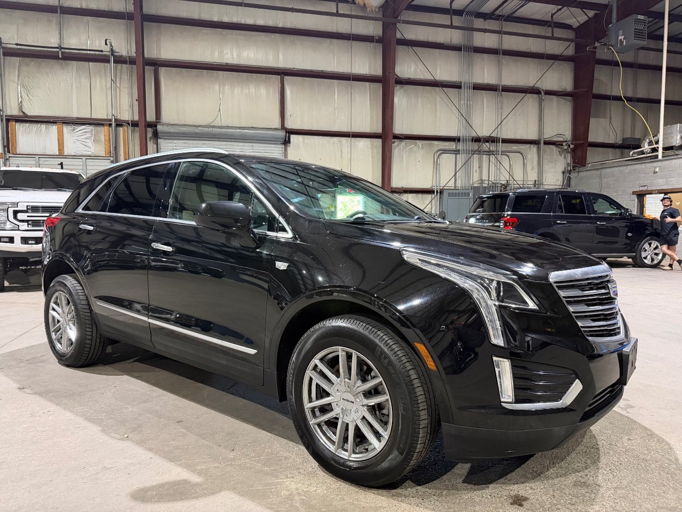 Used 2017 Cadillac XT5 FWD w/ LPO, Wheel Lock Package image 2