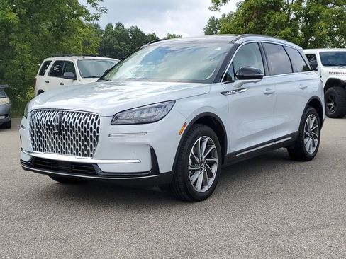Used 2025 Lincoln Corsair AWD w/ Equipment Group 101A image 2