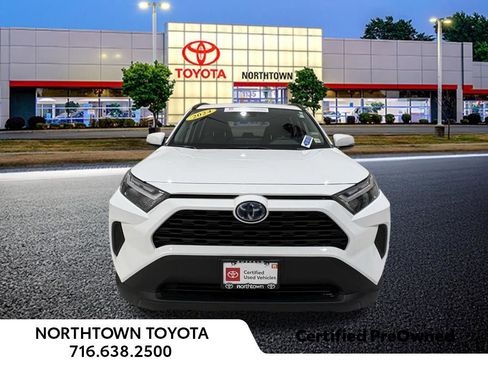Used 2024 Toyota RAV4 XLE image 5