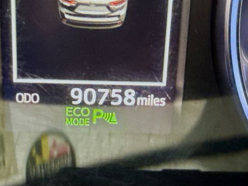 Certified 2018 Toyota Highlander Limited Platinum image 5