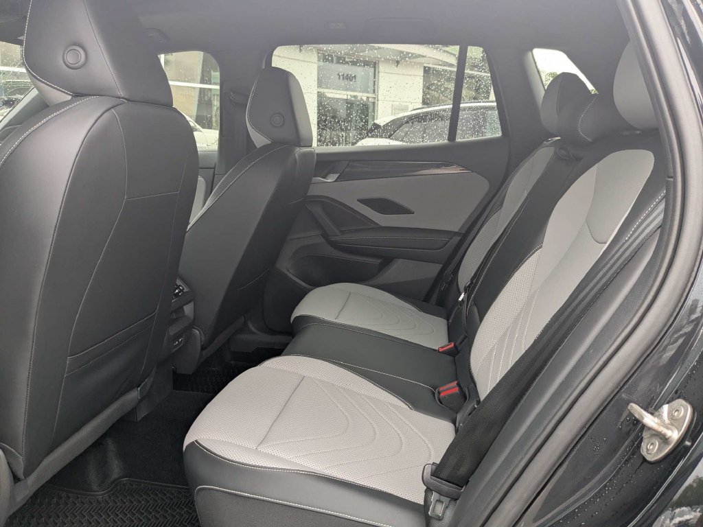 Certified 2026 Volkswagen Tiguan SE R-Line FWD image 19