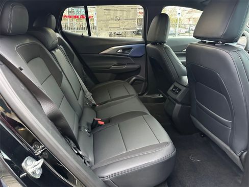 New 2026 Chevrolet Equinox EV LT image 12