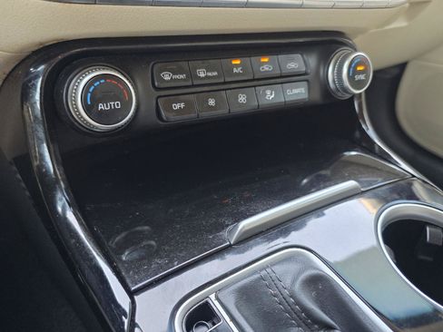 Used 2022 Kia Stinger GT-Line w/ Sun & Sound Package RWD image 18
