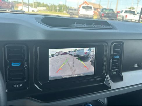 Used 2023 Ford Bronco Black Diamond AWD/4WD image 32