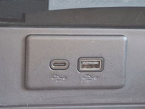 Used 2025 Buick Envision Sport Touring image 24