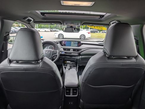 Used 2019 Lexus UX 250h w/ Accessory Package 2 AWD/4WD image 14