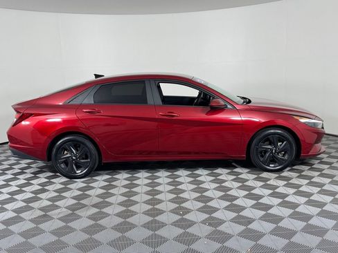 Used 2023 Hyundai Elantra SEL FWD image 4