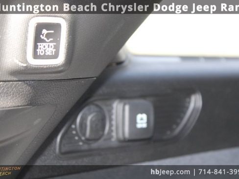 Used 2023 Jeep Grand Cherokee Trailhawk image 45