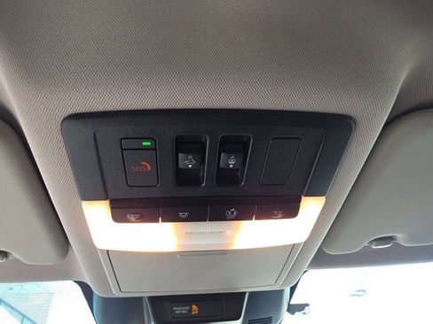 Used 2023 Nissan Rogue Platinum w/ Platinum Premium Package image 22