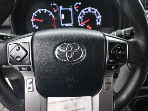 Used 2020 Toyota 4Runner SR5 image 21