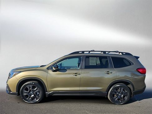 Used 2025 Subaru Ascent Onyx Edition image 2