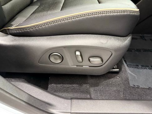 New 2026 Chevrolet Traverse High Country image 23