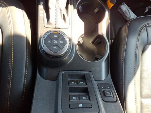 Used 2021 Ford Bronco Badlands image 46