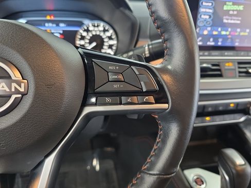 Used 2023 Nissan Altima 2.5 SR image 14