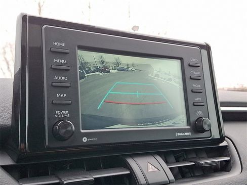 Used 2020 Toyota RAV4 XLE image 3