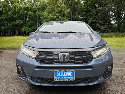 Used 2025 Honda Odyssey Elite image 2