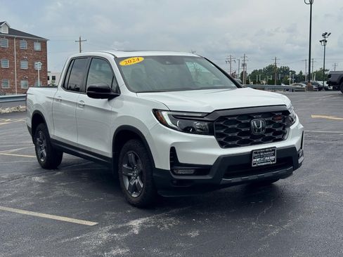 Used 2024 Honda Ridgeline TrailSport image 2