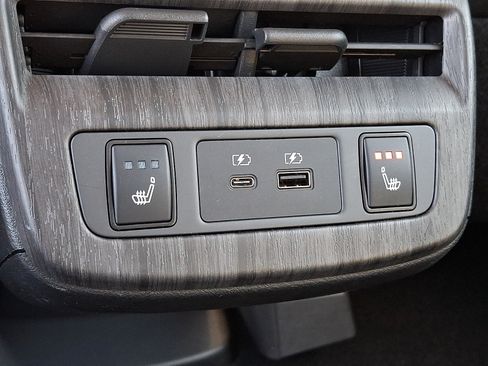 Certified 2023 Nissan Ariya FWD image 9