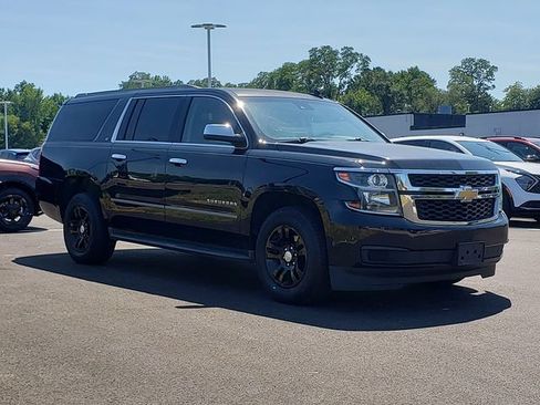 Used 2017 Chevrolet Suburban LT AWD/4WD image 8